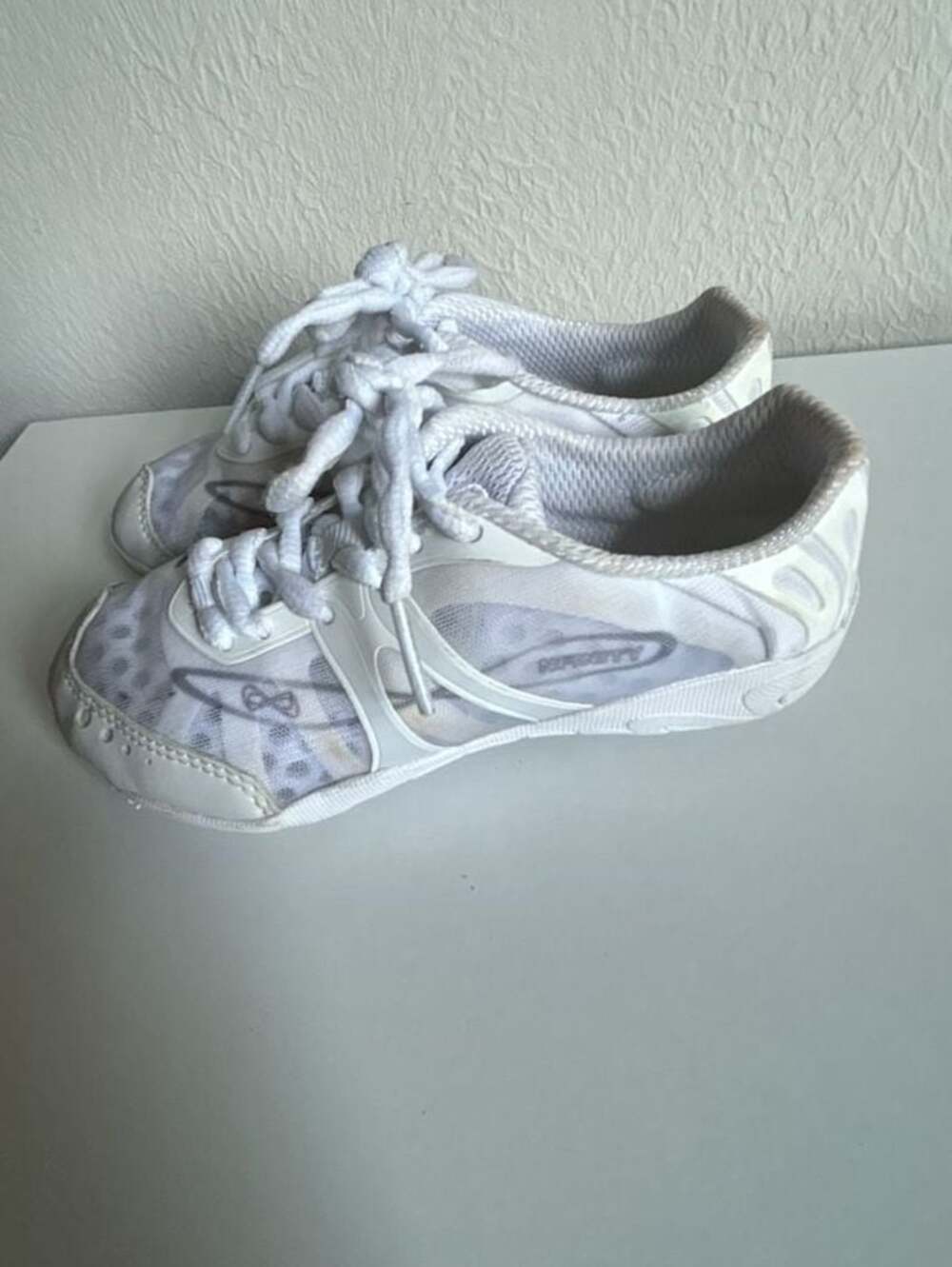 Nfinity Vengeance youth- Cheerleading Shoes in White size y13